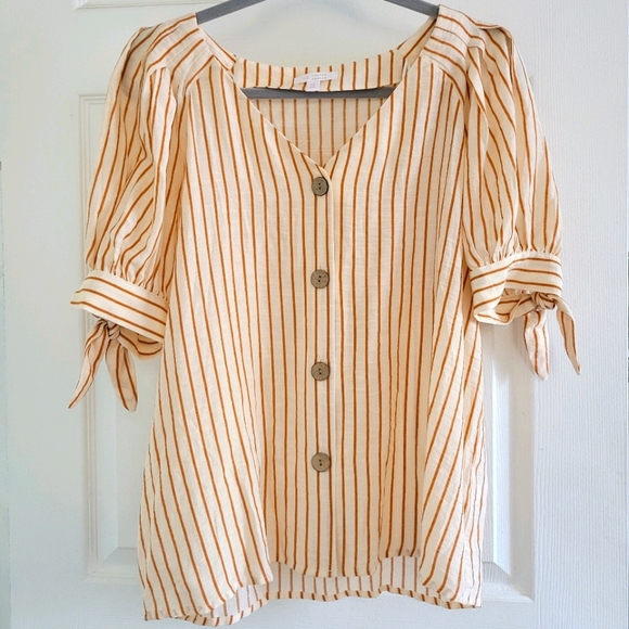 LC Lauren Conrad Tops - Lauren Conrad Button-Down Blouse